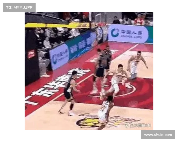 CBA现场解说带你感受赛场激情瞬间 揭秘精彩背后的故事与战略布局 CBA现场解说带你感受赛场激情瞬间 揭秘精彩背后的故事与战略布局